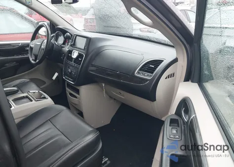 2016 Chrysler Town & Country Touring из США, поврежденный, VIN 2C4RC1BG8GR166734